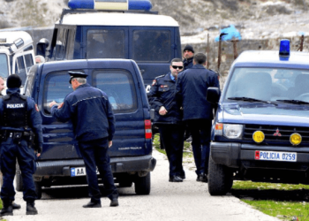 EMRAT/ SPAK megaoperacion antidrogë në Tiranë dhe Durrës! 8 të arrestuar dhe 5 persona në kërkim