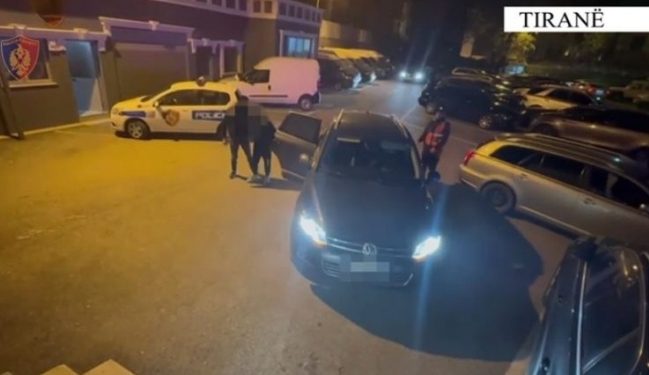Emrat/ Shpërndanin lëndë narkotike në Tiranë, në pranga 5 shtetas