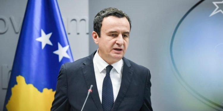 Tensionet në veri/ Albin Kurti: Tre policët kanë qenë duke ngënë drekë në momentin kur u rrëmbyen nga forcat serbe