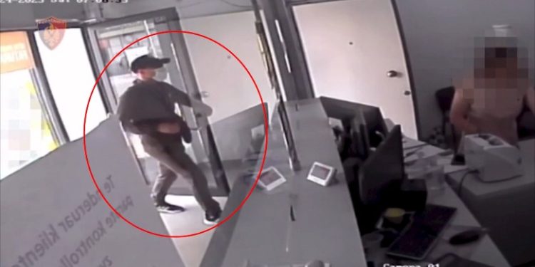 EMRAT/ Grabiti pikën e këmbimit valutor në Astir, identifikohet dhe shpallet në kërkim autori! Në pranga bashkëpunëtori