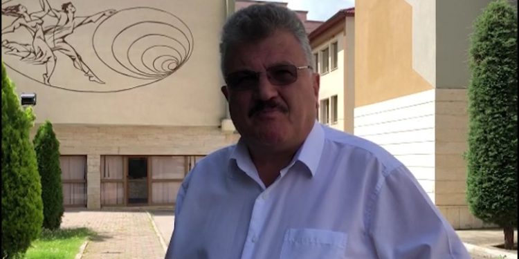 Dorëhiqet rektori i Universitetit të Korçës