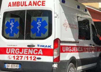 Një tjetër sherr në kryeqytet/ I mituri përfundon në spital