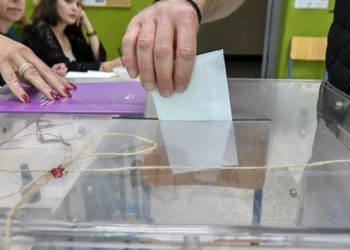 Greqi/ Incident në qendrën e votimit
