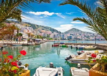 Shqipëria me pritshmëri të larta, por nuk rezulton askund. Ja cilët janë vendet më të bukura turistike