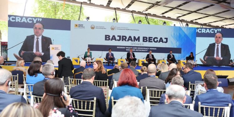 Tensionet në veri/ Begaj: Kurti dhe Vuçiç të marrin përgjegjësinë për t’u pajtuar!