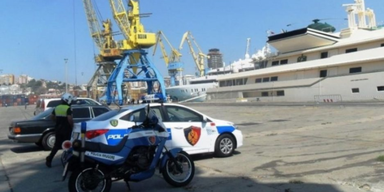 Naftë kontrabandë nga Libia, kapen 3 peshkarexha në Durrës