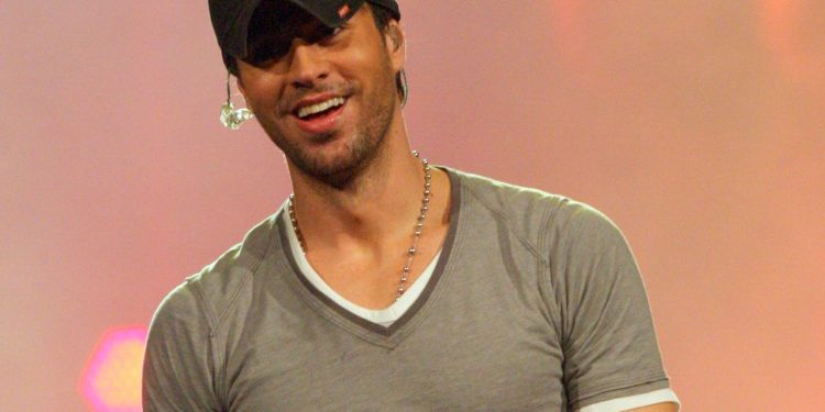 Enrique Iglesias, ylli spanjoll për herë të parë në Tiranë. Mos mungoni!