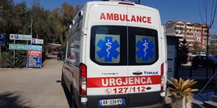 Makina përplas këmbësorin në aksin rrugor Elbasan-Librazhd! I aksidentuari në gjendje të rëndë për jetën!
