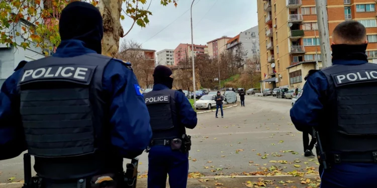 Sulmohet me granata komuna e Mitrovicës së Veriut. Kurti: Serbia të ndalë nxitjet për dhunë! Atiç: Sulm terrorist