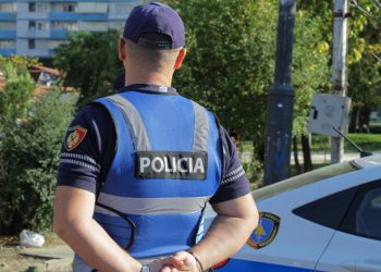 Theu masën e sigurisë “ arrest shtëpie”, në pranga 37-vjeçari, dy të tjerë në gjendje të lirë