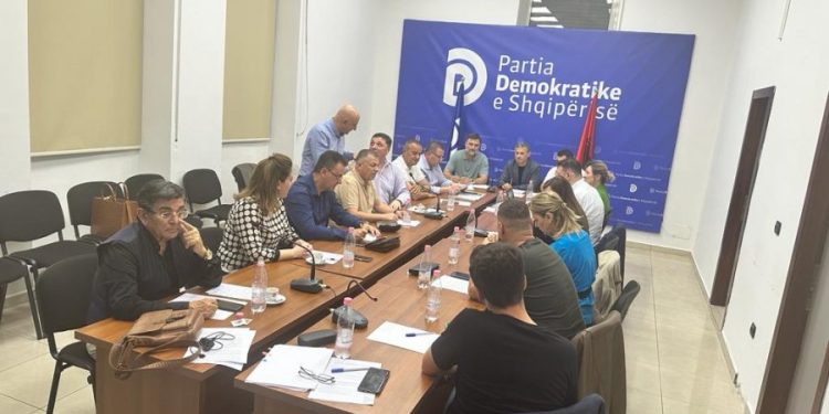 Deputetët braktisin përfundimisht Lulzim Bashën