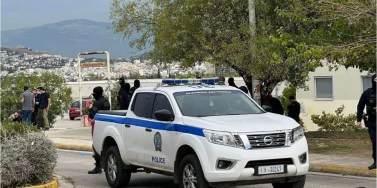 Kërcënoi ish-të dashurin e saj, në pranga 26-vjeçarja