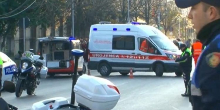 Makina përplas 80-vjeçarin në Elbasan, shoqërohet në Polici shoferi