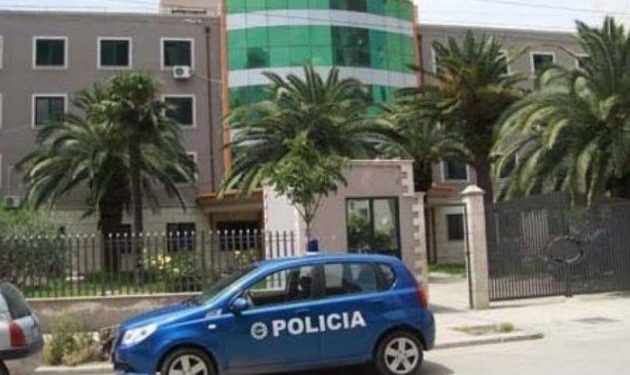 U kap duke vjedhur para në një furrë buke, arrestohet i riu në Durrës! Tjetri rreh gruan