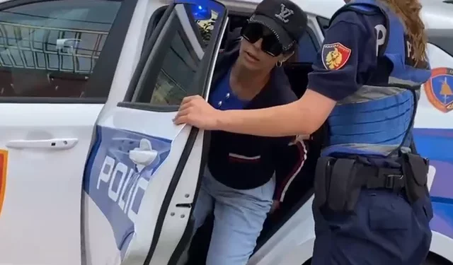 Veshur sportive dhe e qetë, Alma Kaçi del nga GJKKO: Keni gjëra më të rëndësishme për t’u marrë!