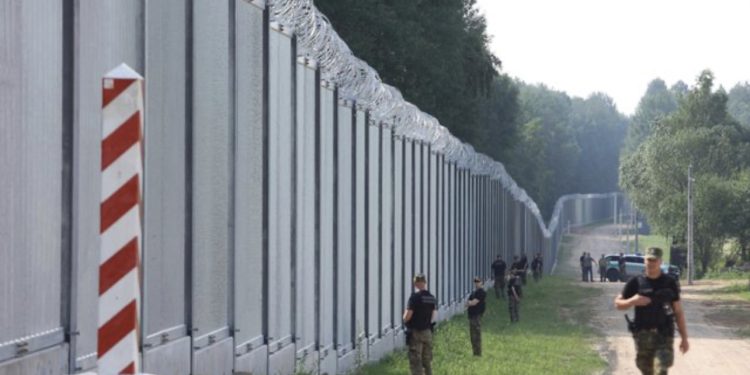 Polonia dislokon trupa në kufi me Bjellorusinë mes frikës nga grupi Wagner