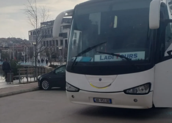 Bashkë me vëllain kanosën 34-vjeçarin në Elbasan për prishjen e pazareve të drogës, Dervishi në janar qëlloi me armë një person