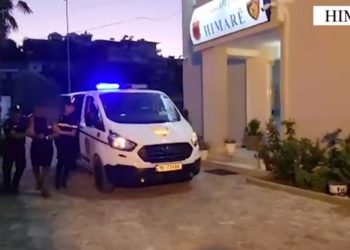 Përshtatën lokalet për kultivim e shitje të lëndëve narkotike, arrestohen dy pronarët në Himarë