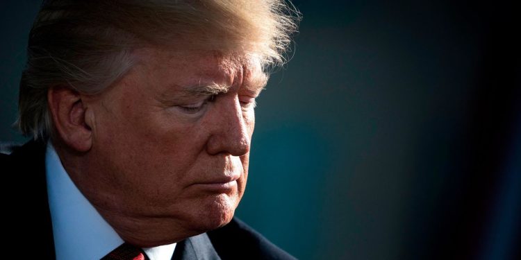 VOA: Ish presidenti Trump shfrytëzon paditë për të fuqizuar fushatën e tij
