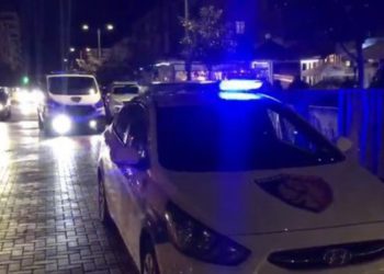 Të shtëna me armë zjarri në Shëngjin, 1 i plagosur! Rrethohet zona