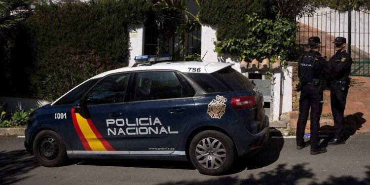 Goditet banda shqiptare e kultivimit të lëndëve narkotike në Spanjë, arrestohen 9 persona