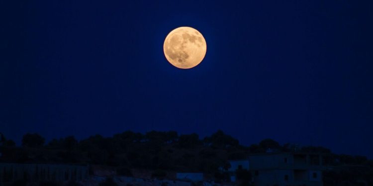 Të gjithë sytë nga qielli, çfarë do të ndodhë më 30 gusht
