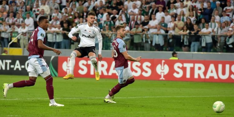 Dhuroi ‘show’ ndaj Aston Villa, Muçi mes kandidatëve për më të mirin e javës në Europë