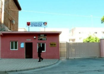 Vodhën dy makina në Lushnje, në kërkim autorët
