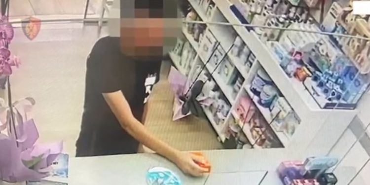 FOTO/ Prezantohej si punonjës i depove dhe vidhte farmacitë, arrestohet i riu