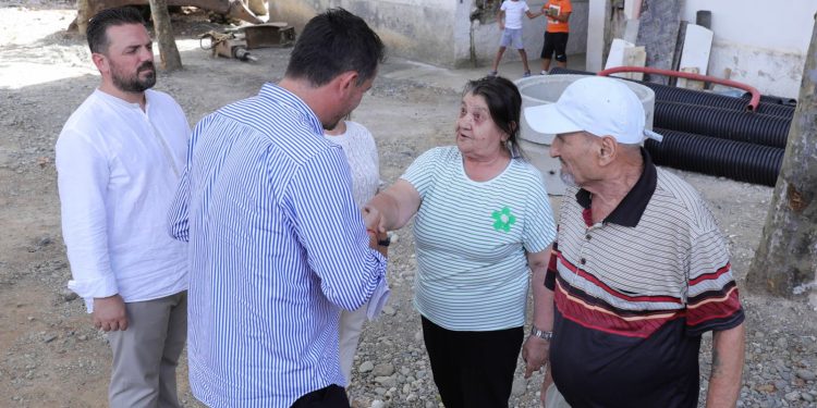 Rehabilitohet blloku i pallateve në Njësinë 3, përfitojnë 5 mijë banorë, Veliaj: “Pas shkollës së re “Xhezmi Delli”, po sistemojmë edhe rrugët e rrugicat e përreth”