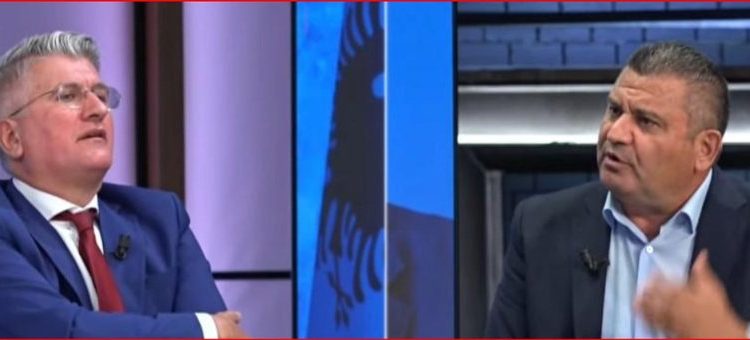 Gazetari përplaset me Agron Gjekmarkajn: Boll u more me bejte dhe poezi dashurie, por tregojini vendin Berishës