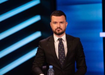Analisti Arjan Curri merr presion live në emison, zbulon emrin e biznesmenit
