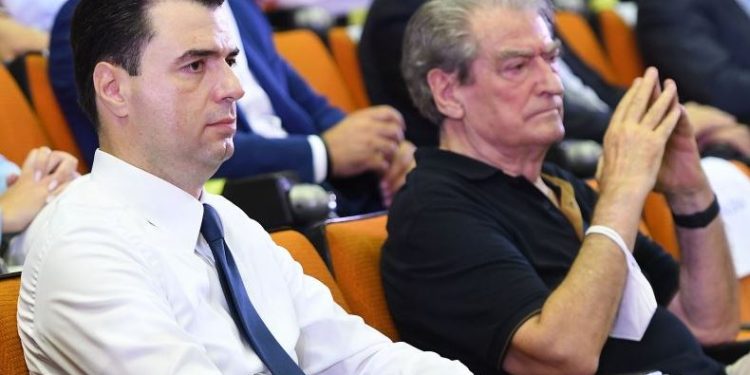 Lojë ‘luftash’ në PD – Nga Artur Ajazi