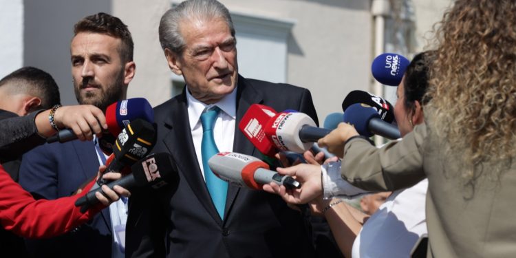 Berisha: Do të marr pjesë në tryezën e thirrur nga Gazment Bardhi!