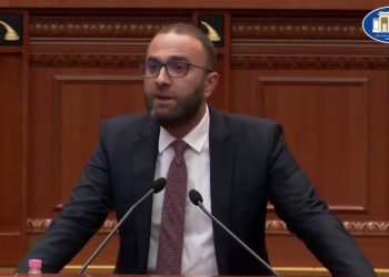 Tensione në Kuvend, Bardhi-Nikollës: Mos provokoni, kreun e grupit të PD nuk e zgjedh PS!