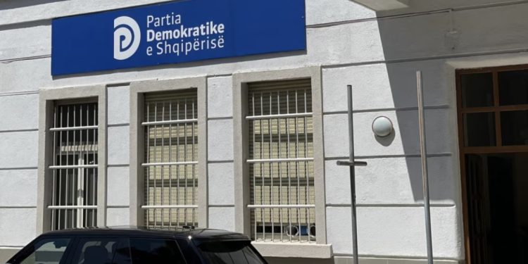 Nga Oriela Nebiaj, Andia Ulliri, Azgan Haklaj te Agron Kapllanaj, kjo është Kryesia e re e PD
