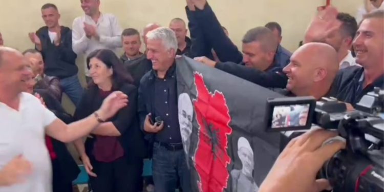 PS rimerr bashkinë e Kukësit, Albert Halilaj feston fitoren me flamurin “Autochthonous”