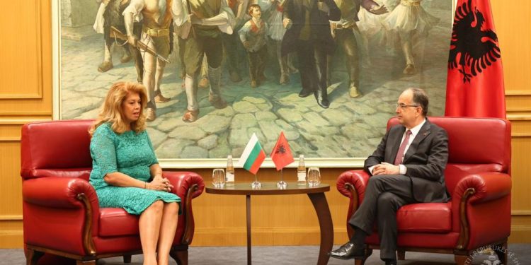 Begaj mirëpret presidenten e Bullgarisë