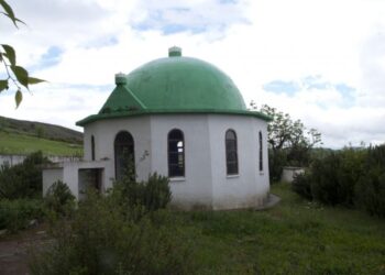 Kolonjë: Zbulohet dhe shpallet në kërkim hajduti i teqeve