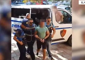 Lëvizte me pistoletë në Tiranë, arrestohet i riu i dënuar më parë për vrasje