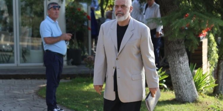 Socialistët mbledhin të hënën Asamblenë, priten ndryshime në qeveri