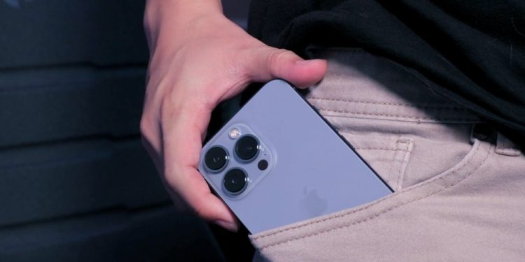 Ndalohet shitja e iPhone 12 në Francë. Shkak, niveli i rrezatimit
