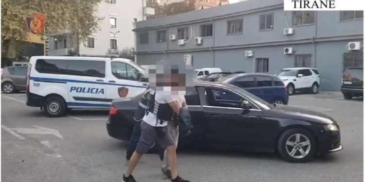I mori 270 mijë euro një qytetareje përmes mashtrimit, kapet 53-vjeçari në Tiranë