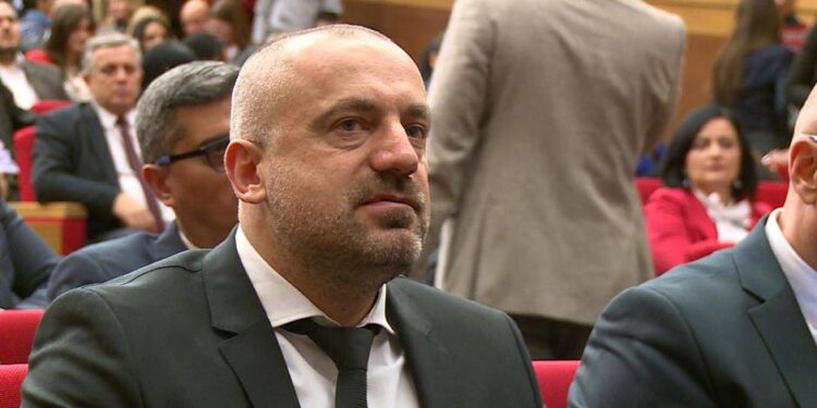 Jep dorëheqjen nënkryetari i Listës Serbe, Milan Radoiçiç