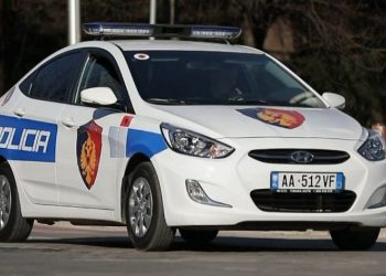 Arrestohet 24-vjeçari pasi u zu me policët për automjetin e parkuar