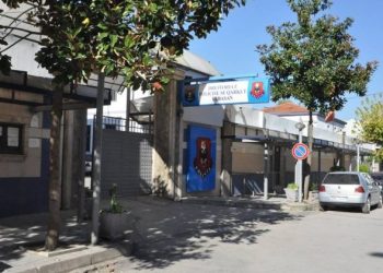 Lëviste i armatosur me kallashnikov, arrestohet i riu në Elbasan