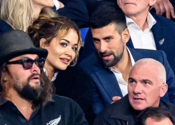 Rita Ora ka zhgënjyer sërish bashkëkombësit e saj, u pa e shoqëruar me Novak Djokoviç