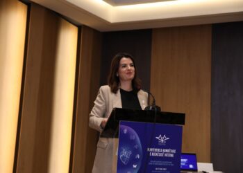 Ministrja Koçiu ishte sot pjesë e Konferencës së parë Kombëtare të Mjeksisë Interne