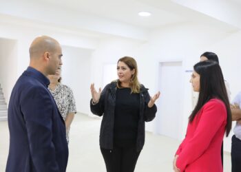 Manastirliu në Lushnje: Fokus investimi në shkolla dhe unifikimi i mjeteve didaktike