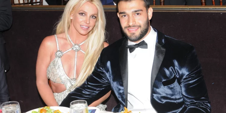 Sam Asghari uron Britney Spears për librin me kujtime